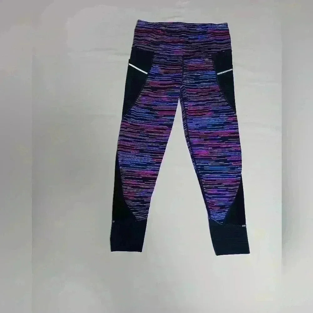 Athleta  Chaturanga 7/8 Leggings. Ladies size xs